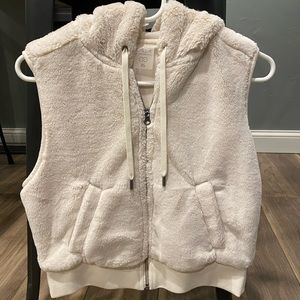 Faux Fur Calia Carrie Underwood Vest